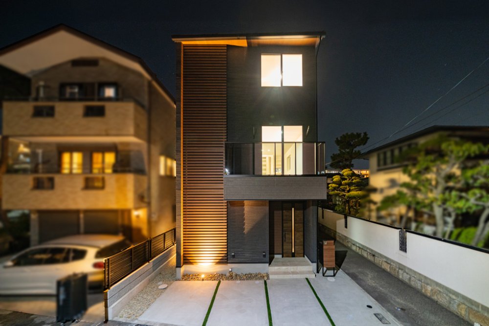 外観写真｜夜間