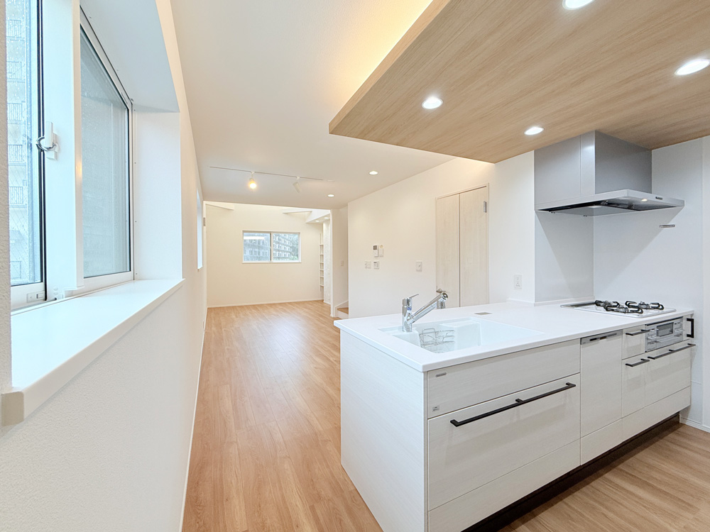 神戸市垂水区｜“gap” 外観と内観のギャップを楽しむ3階建て住宅